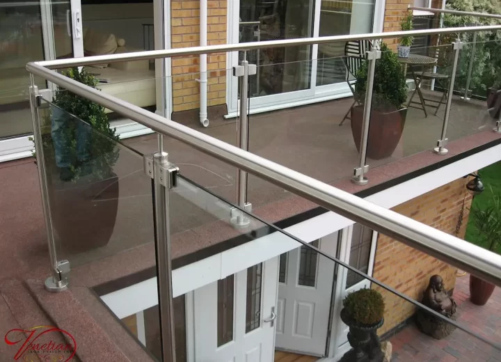 EXTERIOR-GLASS-RAILINGS-1001