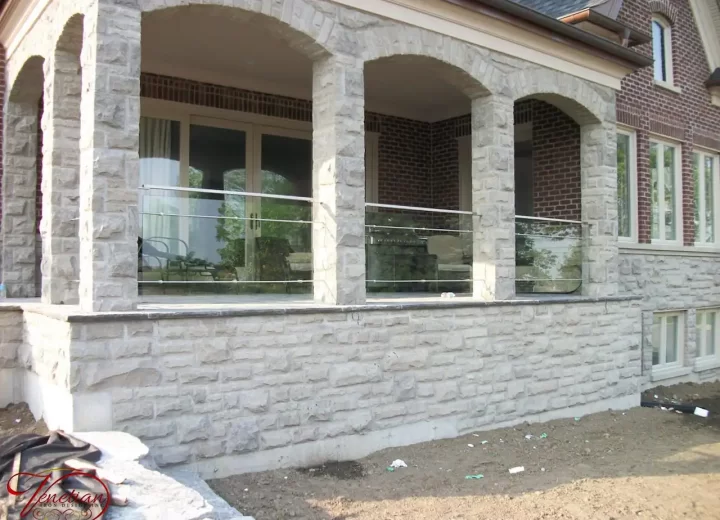 EXTERIOR-GLASS-RAILINGS-1002