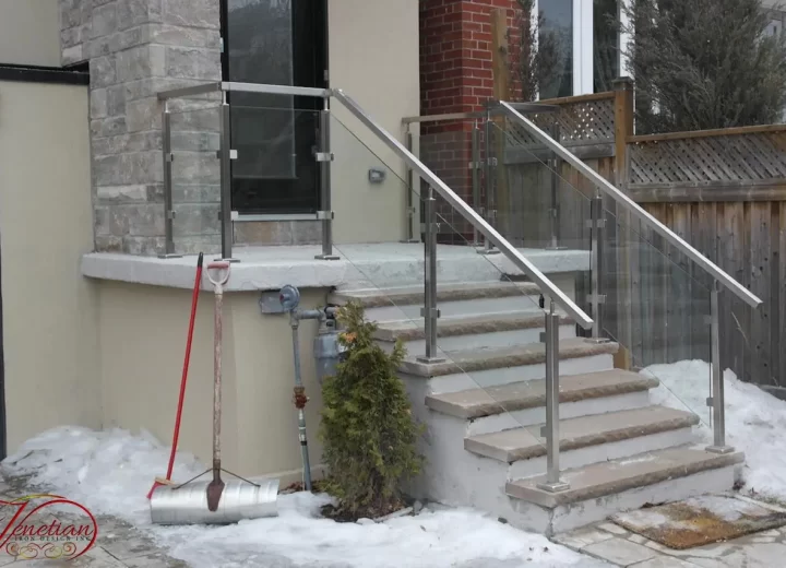 EXTERIOR-GLASS-RAILINGS-1016