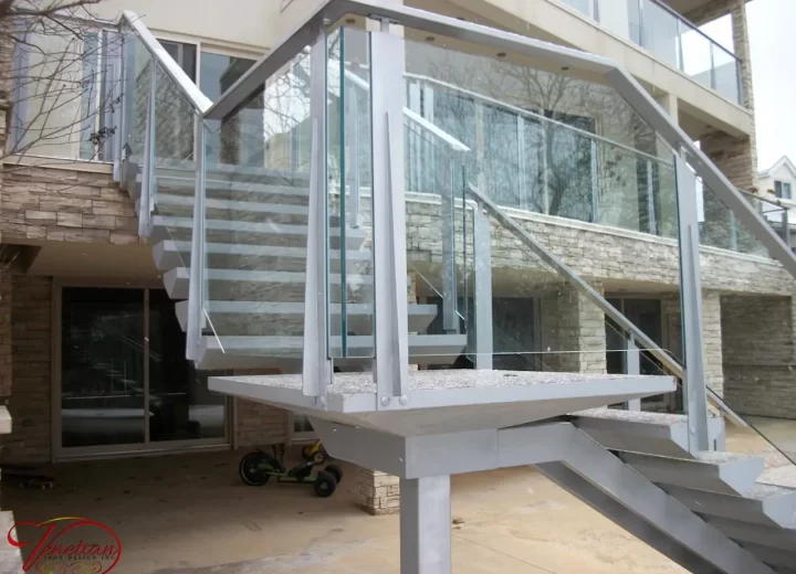 EXTERIOR-GLASS-RAILINGS-1018