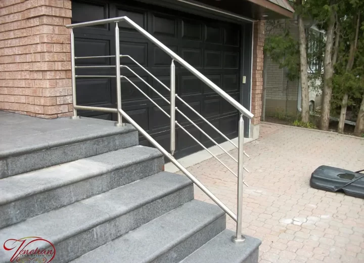EXTERIOR-GLASS-RAILINGS-1021