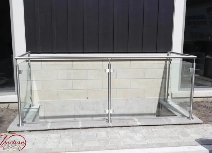 EXTERIOR-GLASS-RAILINGS-1025