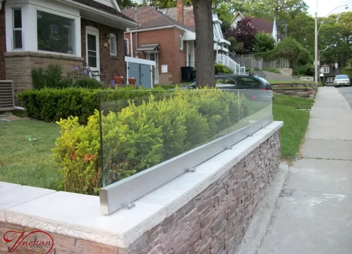 EXTERIOR-GLASS-RAILINGS-1026