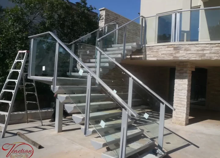 EXTERIOR-GLASS-RAILINGS-1029