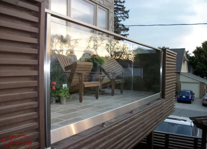 EXTERIOR-GLASS-RAILINGS-1033