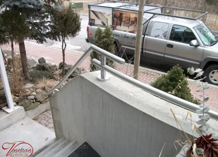 EXTERIOR-GLASS-RAILINGS-1038