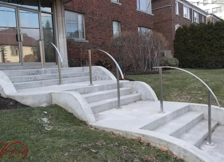 EXTERIOR-GLASS-RAILINGS-1040