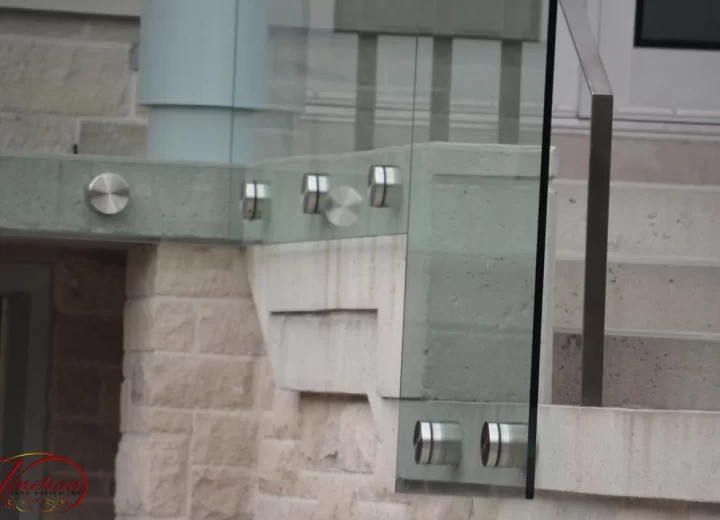 EXTERIOR-GLASS-RAILINGS-1048