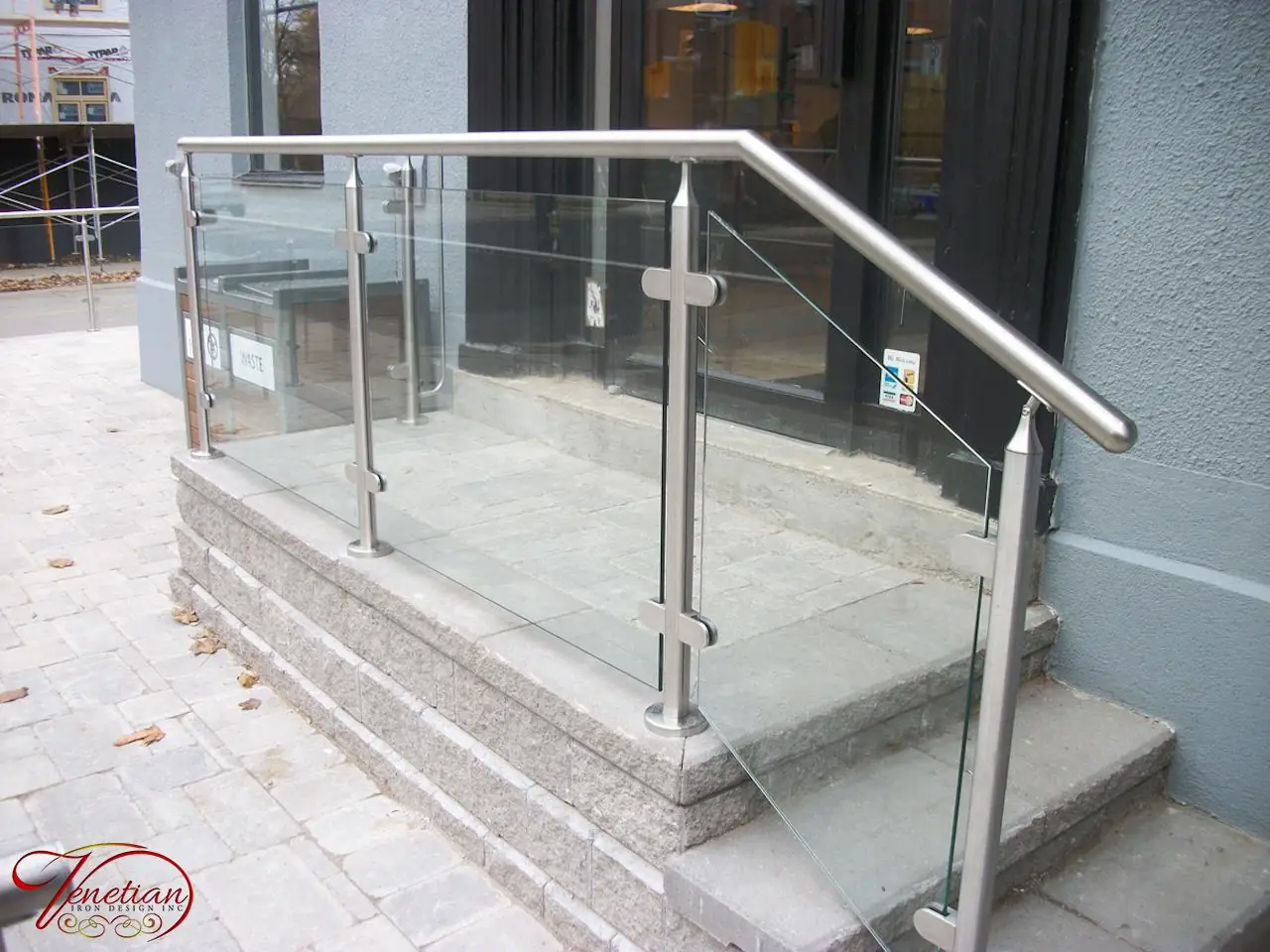 EXTERIOR-GLASS-RAILINGS-1053