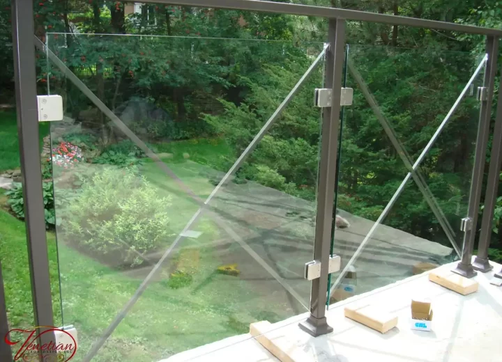 EXTERIOR-GLASS-RAILINGS-1058