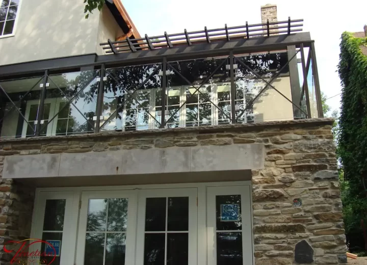 EXTERIOR-GLASS-RAILINGS-1059