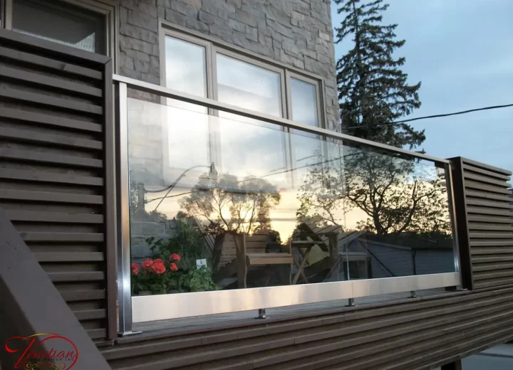EXTERIOR-GLASS-RAILINGS-1061