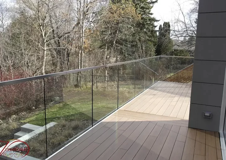 EXTERIOR-GLASS-RAILINGS-1062