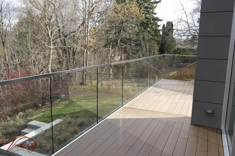 EXTERIOR-GLASS-RAILINGS-1062