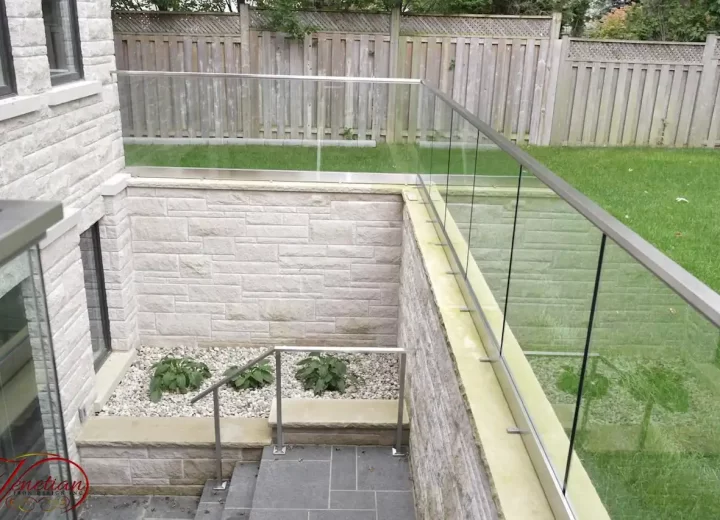 EXTERIOR-GLASS-RAILINGS-1068