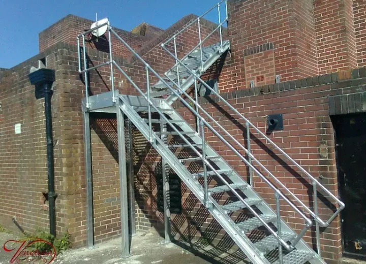 EXTERIOR-WROUGHT-IRON-RAILINGS-1013