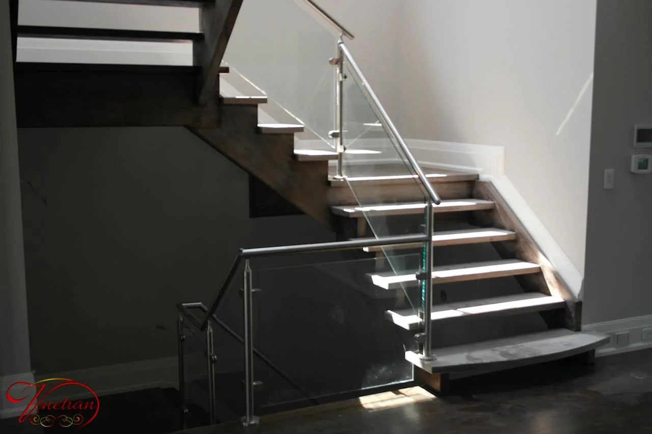 INTERIOR-GLASS-RAILINGS-1006