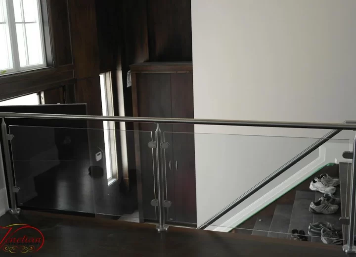 INTERIOR-GLASS-RAILINGS-1015