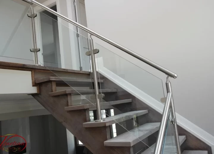 INTERIOR-GLASS-RAILINGS-1017