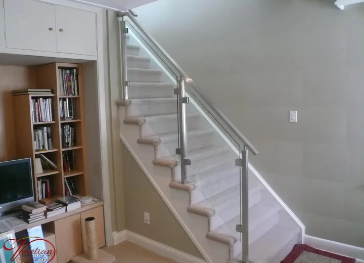 INTERIOR-GLASS-RAILINGS-1020