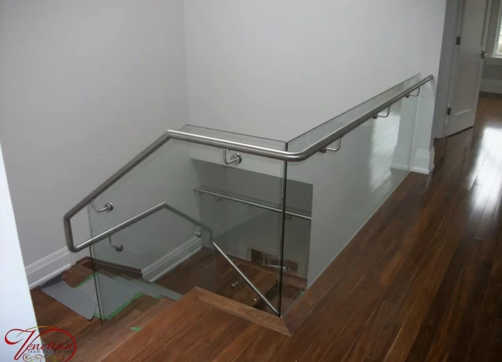 INTERIOR-GLASS-RAILINGS-1022