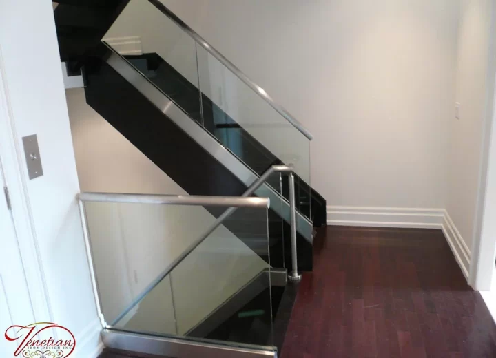 INTERIOR-GLASS-RAILINGS-1032