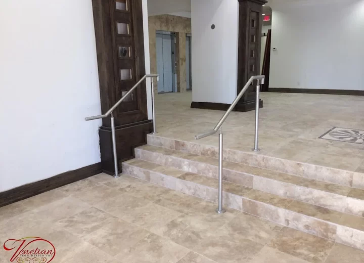 INTERIOR-GLASS-RAILINGS-1033