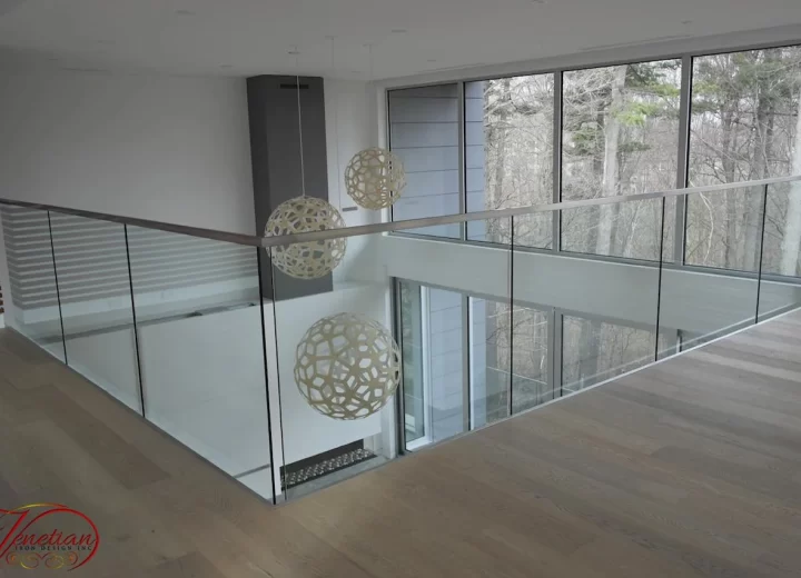 INTERIOR-GLASS-RAILINGS-1037