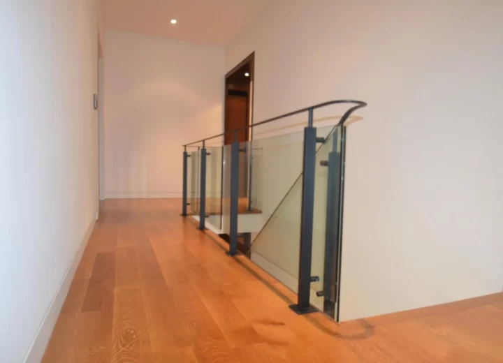 INTERIOR-GLASS-RAILINGS-1042