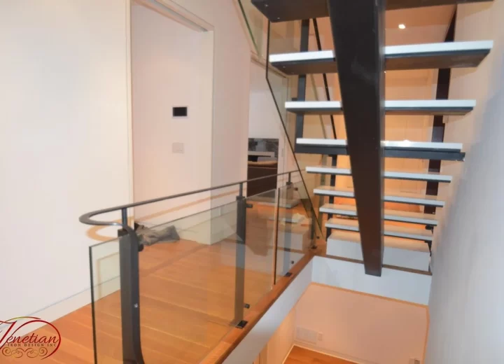 INTERIOR-GLASS-RAILINGS-1043