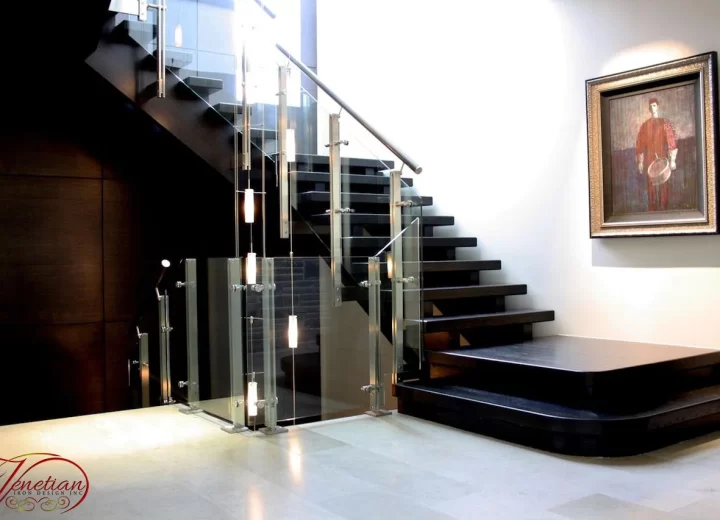 INTERIOR-GLASS-RAILINGS-1051