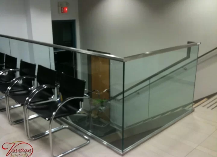 INTERIOR-GLASS-RAILINGS-1061