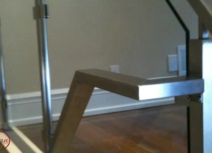 INTERIOR-GLASS-RAILINGS-1062