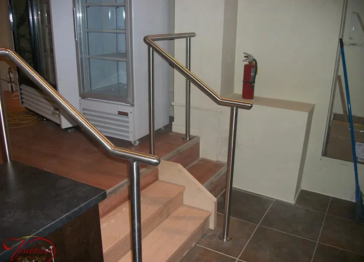 INTERIOR-GLASS-RAILINGS-1064