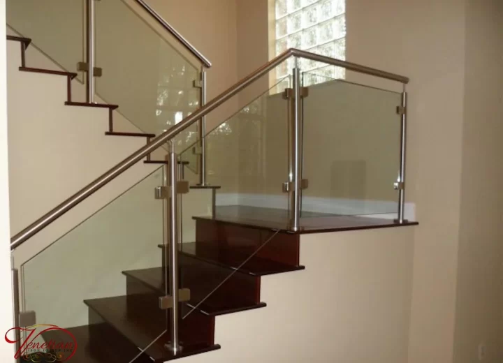 INTERIOR-GLASS-RAILINGS-1066