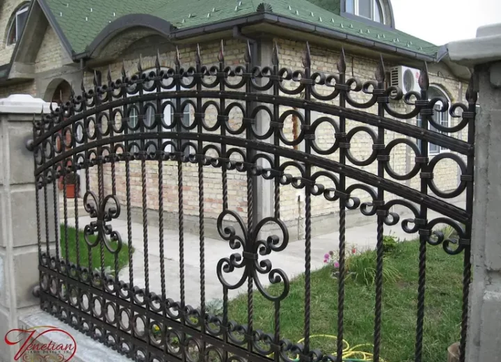 WROUGHT-IRON-FENCES-1005