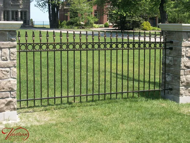 WROUGHT-IRON-FENCES-1022