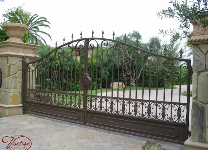 WROUGHT-IRON-GATES-1017
