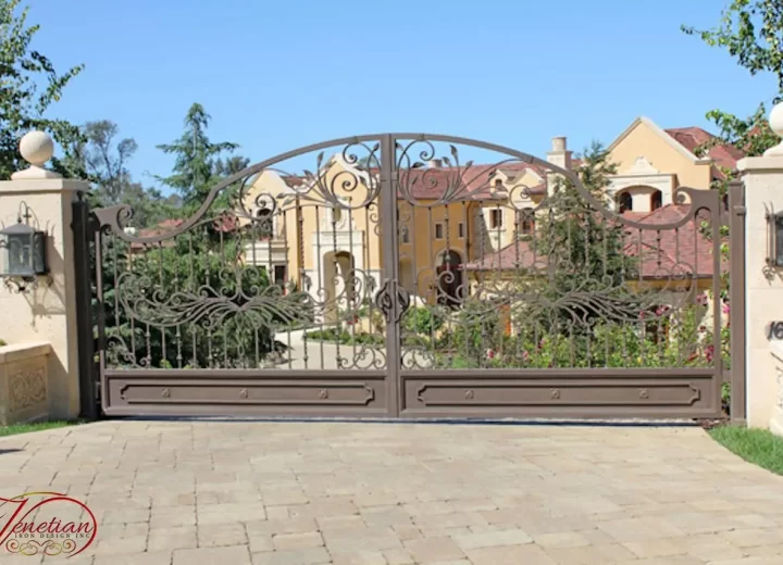WROUGHT-IRON-GATES-1020