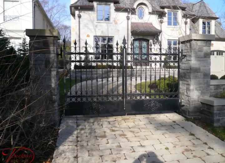 WROUGHT-IRON-GATES-1025