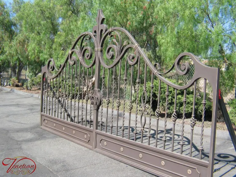 WROUGHT-IRON-GATES-1034