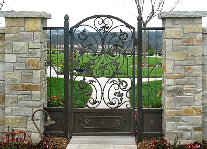 WROUGHT-IRON-GATES-1037