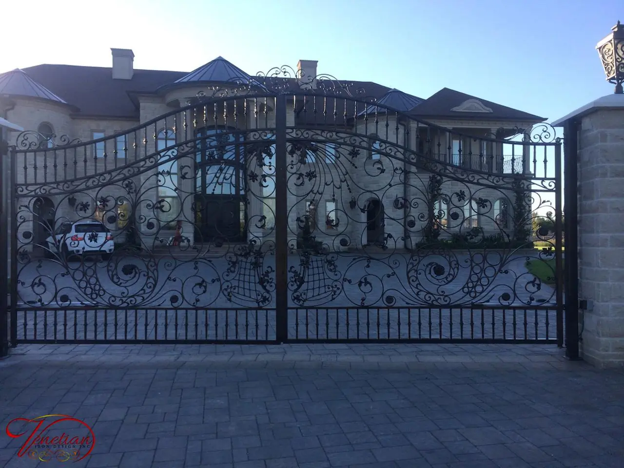 WROUGHT-IRON-GATES-1040