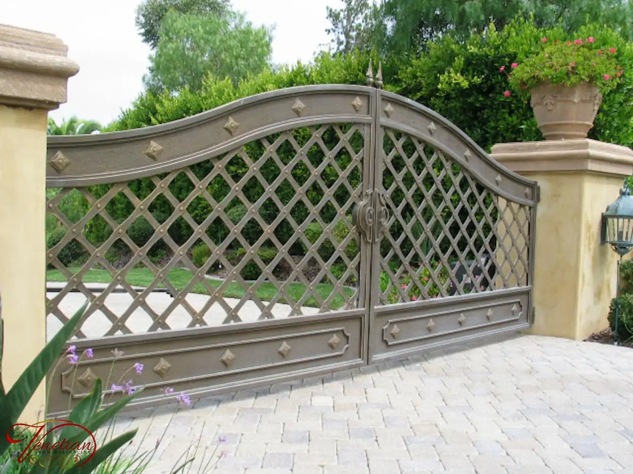 WROUGHT-IRON-GATES-1053