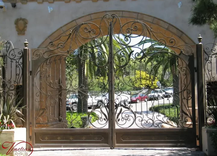 WROUGHT-IRON-GATES-1057